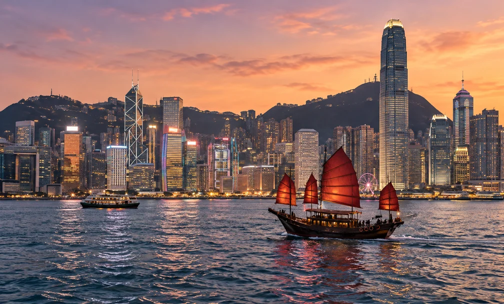 Victoria Harbour · Skyline
